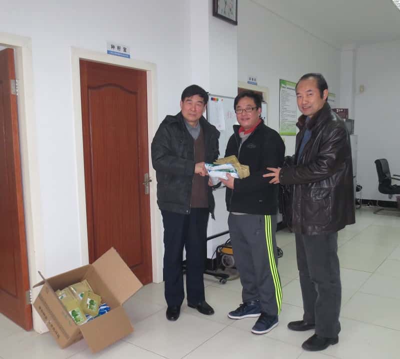 送救灾种子至宝山三家村20160129