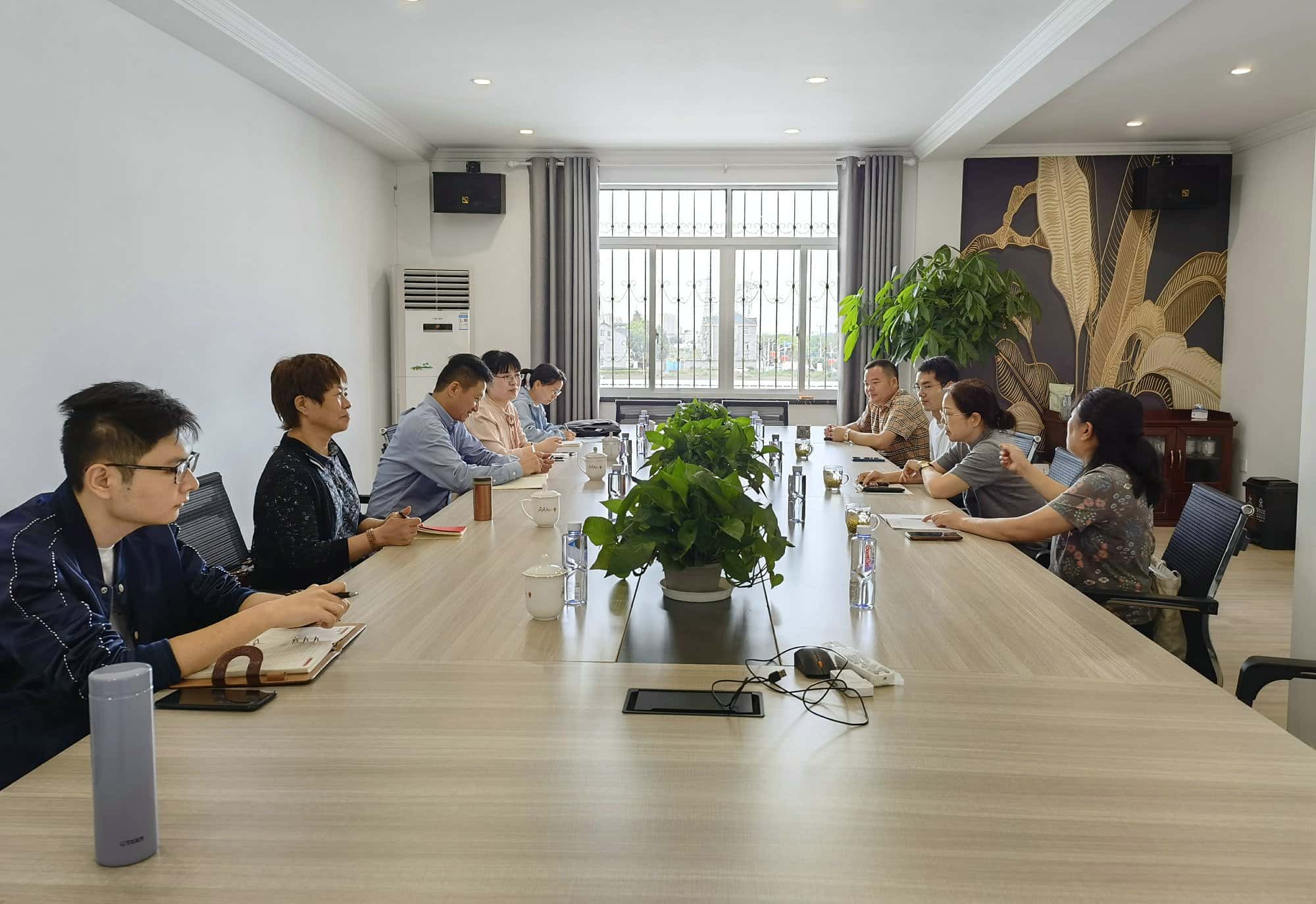 吴会长带队秘书处全体人员赴青浦区多家会员单位调研