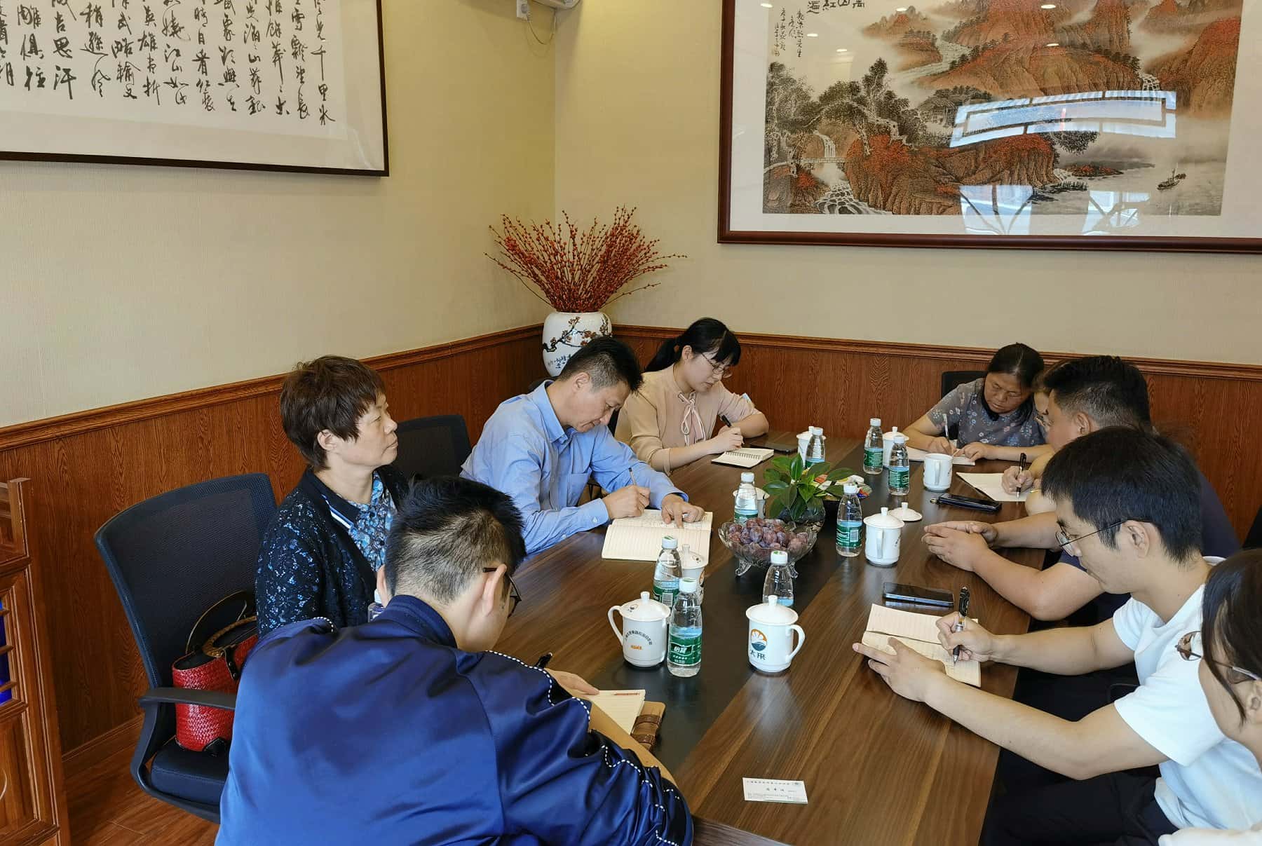 吴会长带队秘书处全体人员赴青浦区多家会员单位调研